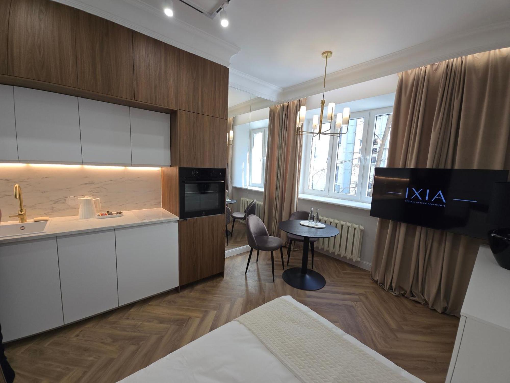 Ixia * Warszawa